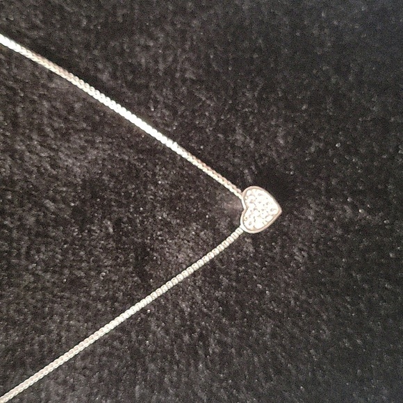 925 Elegant Silver Heart Pendant Necklace NWOT - Picture 2 of 3